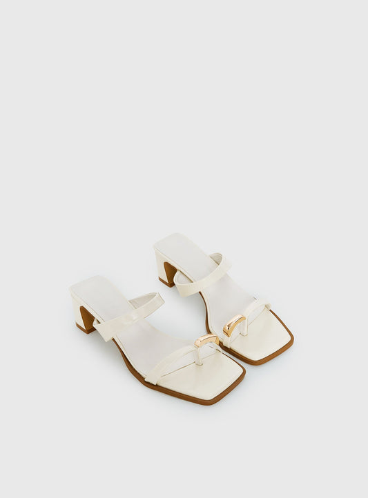 Billini Iverson Hardware Detail Heels While / Gold