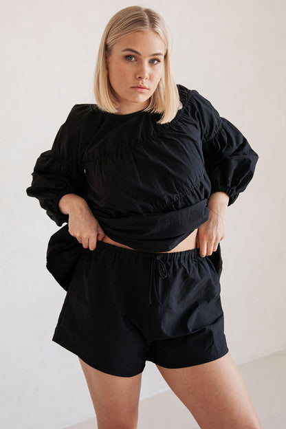Akel Shorts - Black