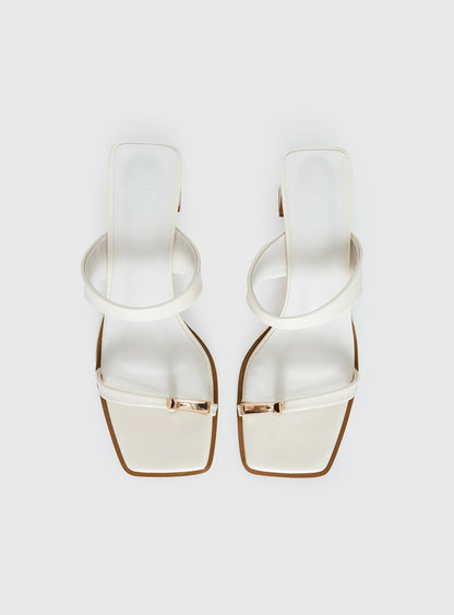 Billini Iverson Hardware Detail Heels While / Gold