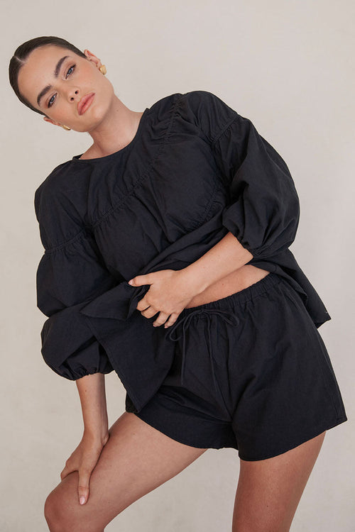 Akel Shorts - Black