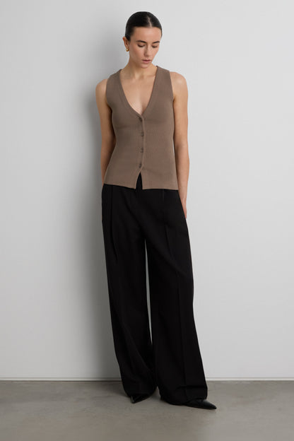 SLEEVELESS BUTTON FRONT KNIT TOP