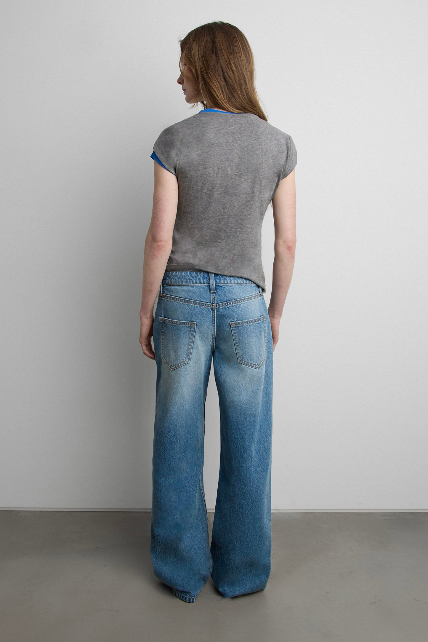 LOW RISE STRAIGHT LEG JEAN