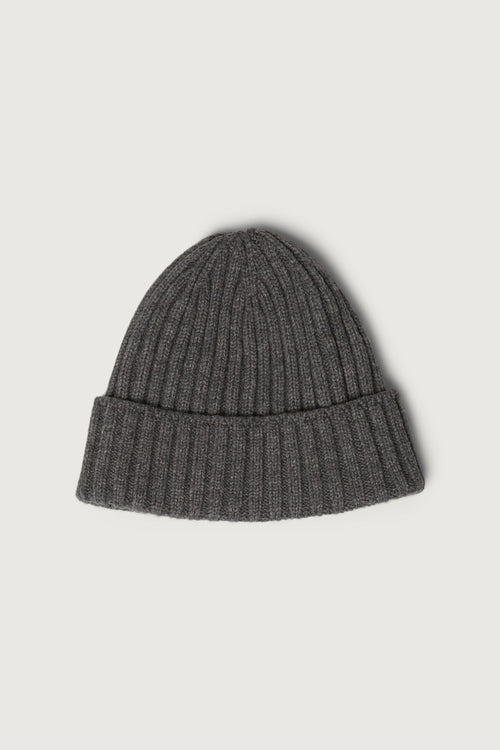 CLASSIC RIBBED KNIT BEANIE