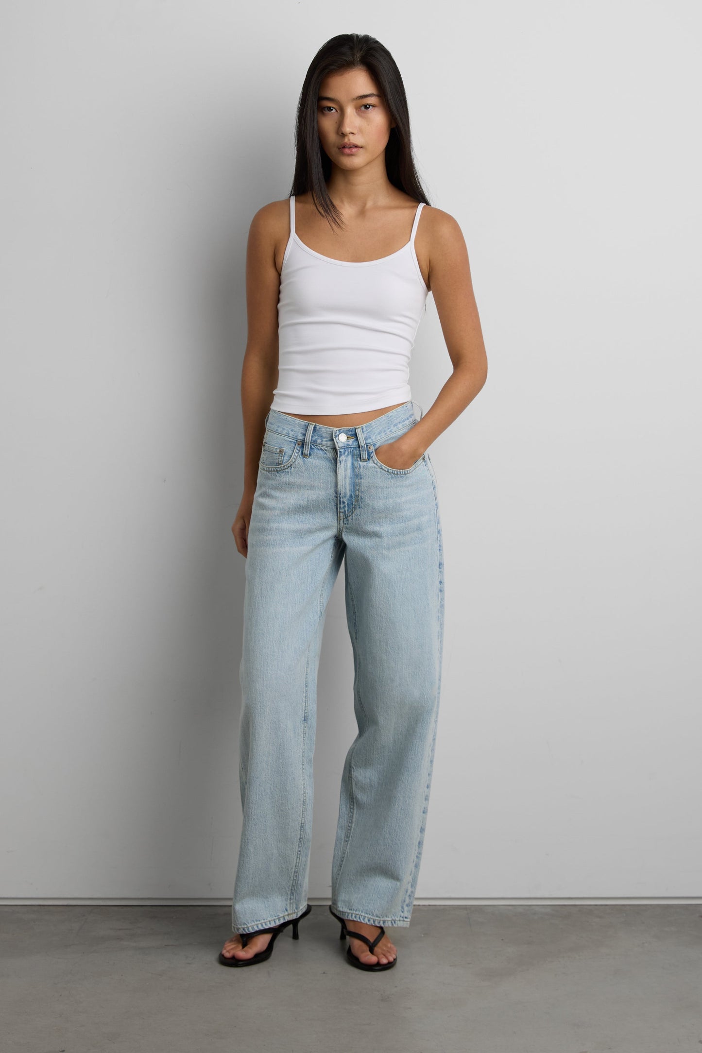 LINEN BLEND MID-RISE STRAIGHT LEG JEAN