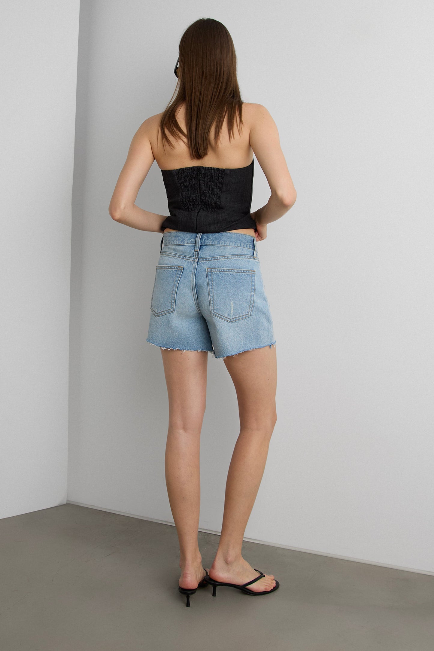MID-RISE JEAN SHORT WITH DISTRESSING
