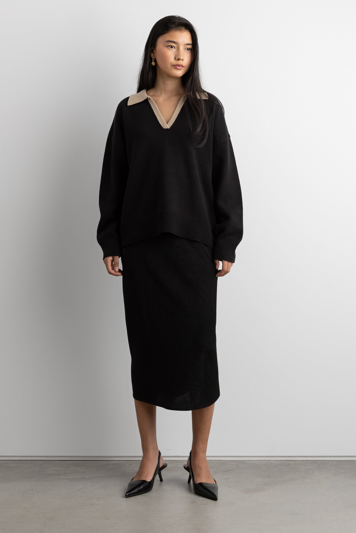 COLLARED CHUNKY KNIT SWEATER