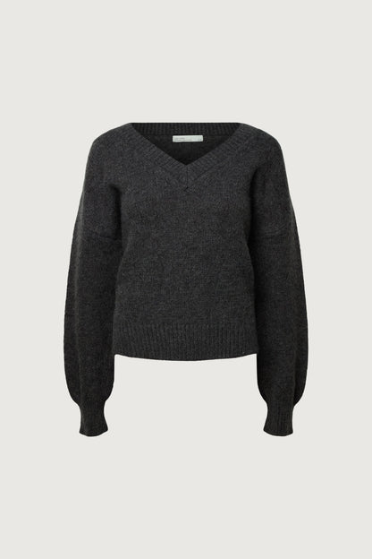 RIBBED KNIT V-NECK SWEATER