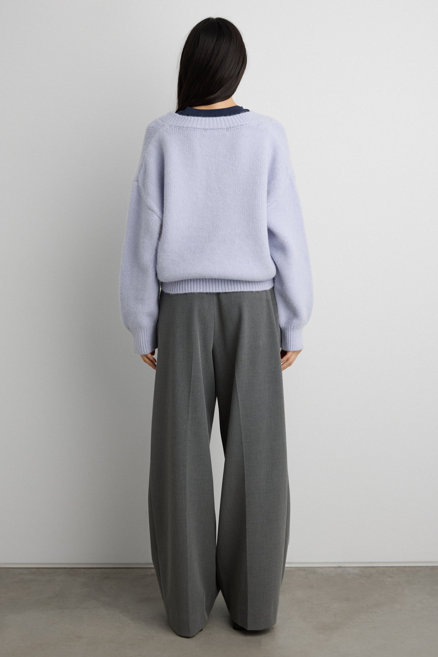 RIBBED KNIT V-NECK SWEATER