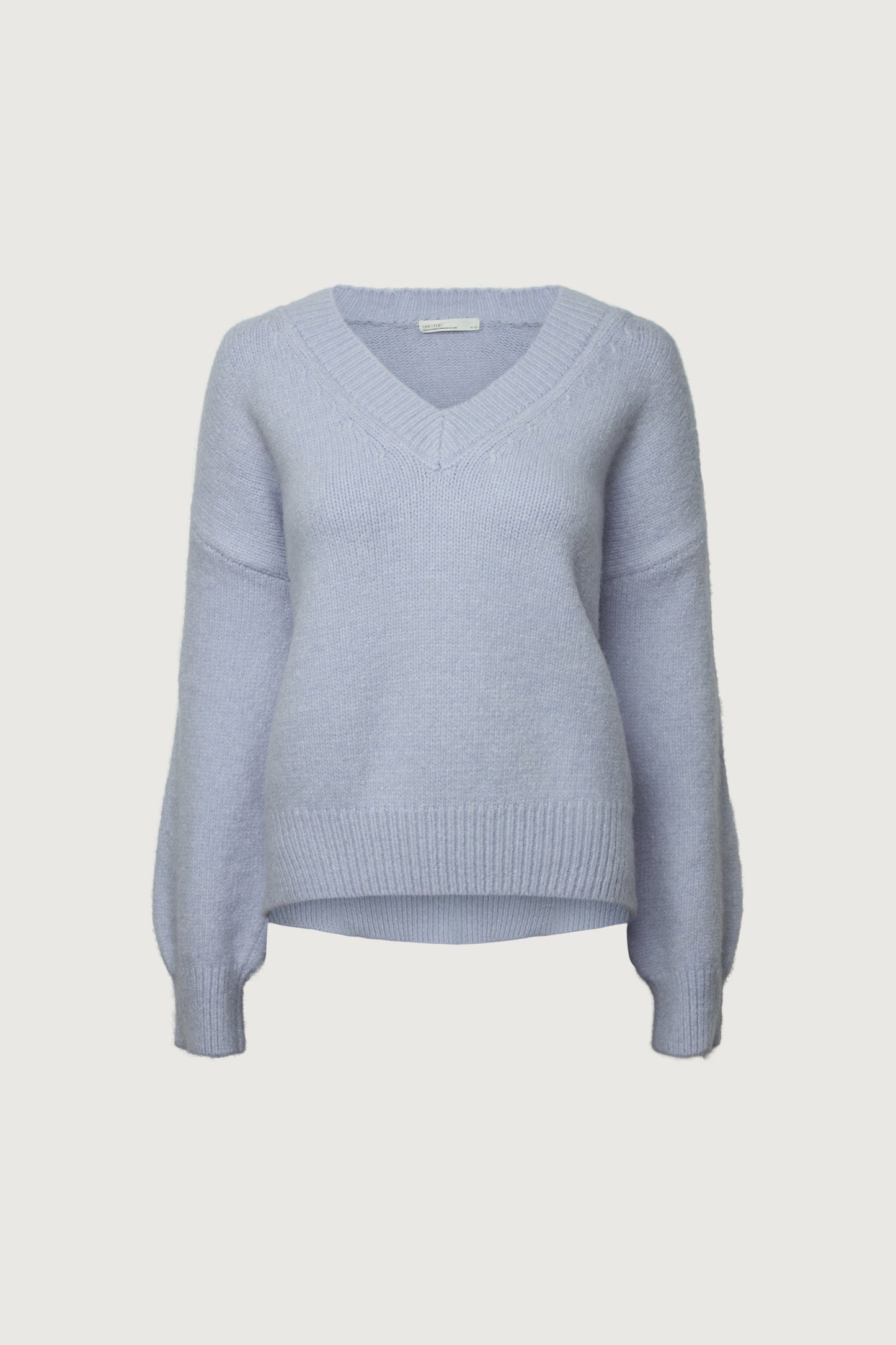 RIBBED KNIT V-NECK SWEATER
