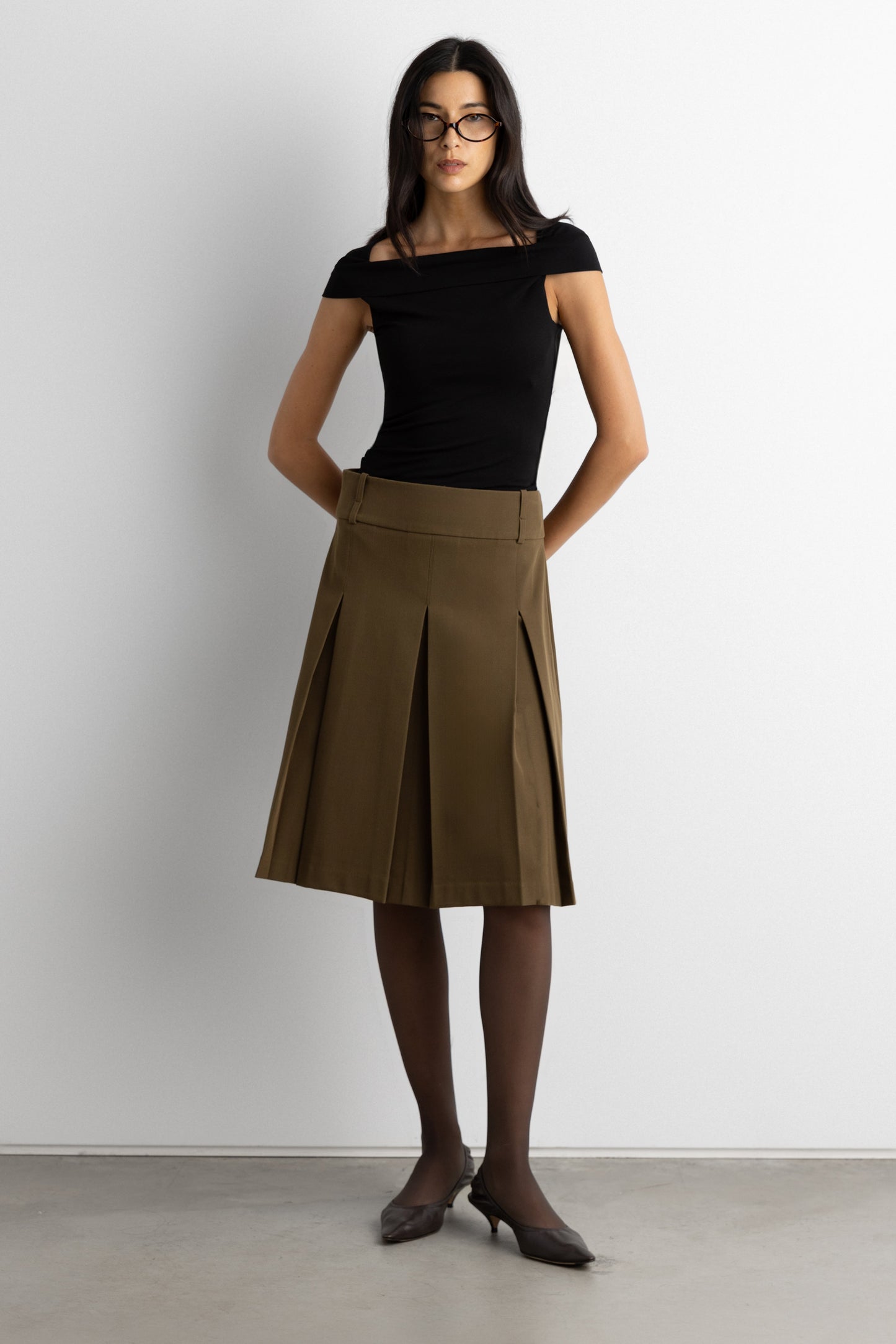 OFF SHOULDER KNIT TOP