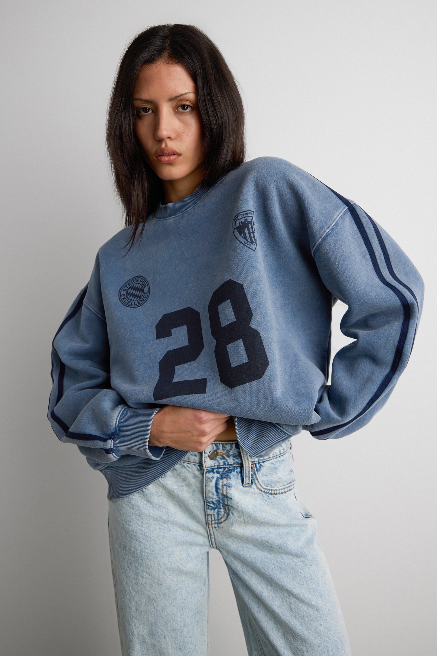 FLEECE STUDIO GRAPHIC PRINT SWEATSHIRT