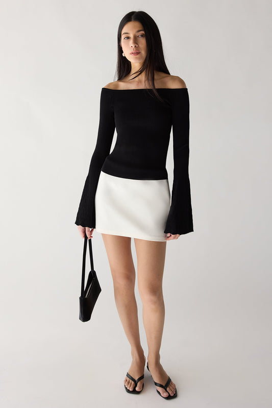 OFF THE SHOULDER TRUMPET SLEEVE TOP