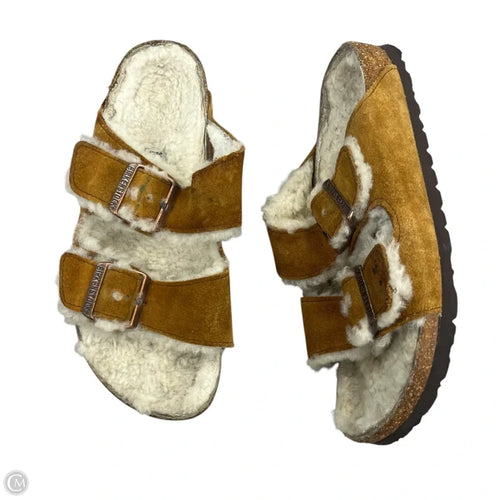 Sandals Flats By Birkenstock In Brown, Size: 6