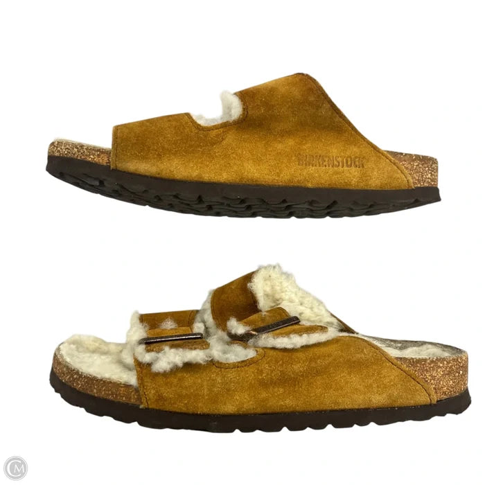 Sandals Flats By Birkenstock In Brown, Size: 6