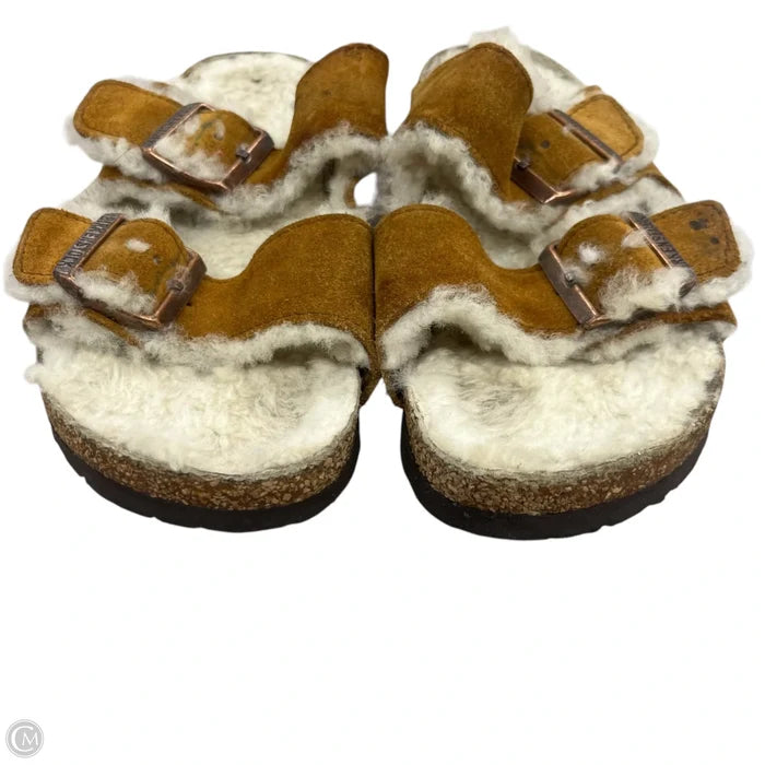 Sandals Flats By Birkenstock In Brown, Size: 6